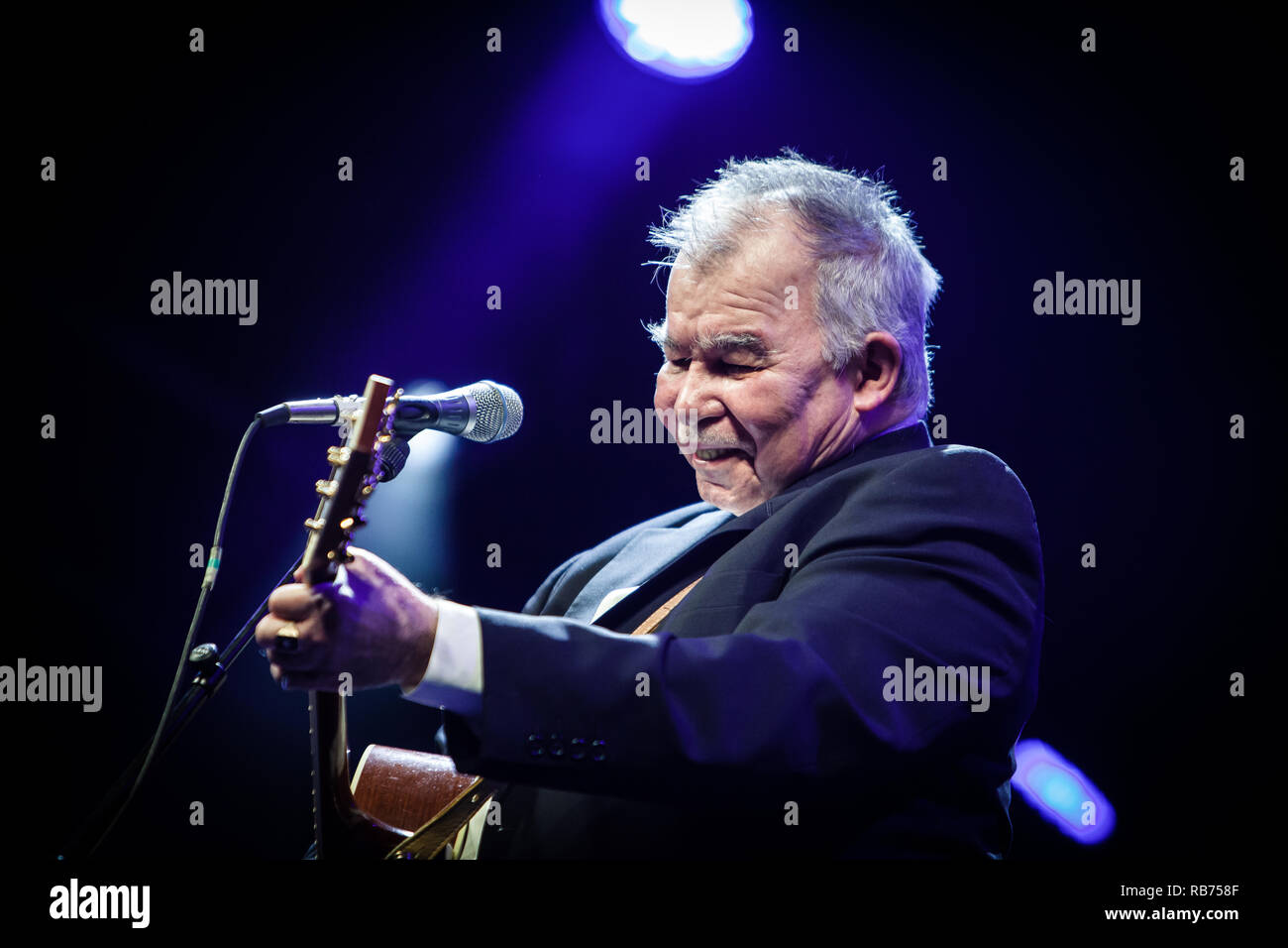 John Prine, der Amerikanischen Country/Folk Sänger, Musiker und Songwriter, führt ein Live Konzert in der dänischen Folk, Blues und Country Music Festival Tønder Festival 2015. Dänemark, 30/08 2015. Mit Ausnahme von Dänemark. Stockfoto