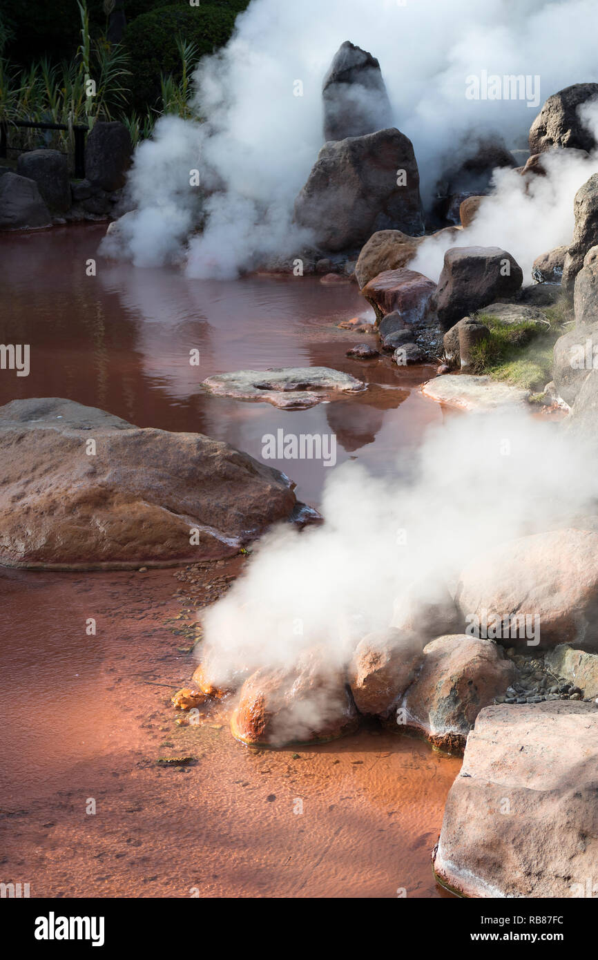 Beppu, Japan - 2 November, 2018: Umi Jigoku Pool, Ocean's Hölle, ein Naturdenkmal auf der Hölle tour in Beppu Stockfoto