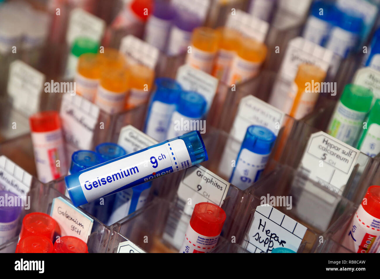 Apotheke. Die homöopathischen Arzneimittel. Gelsemium. Frankreich. Stockfoto