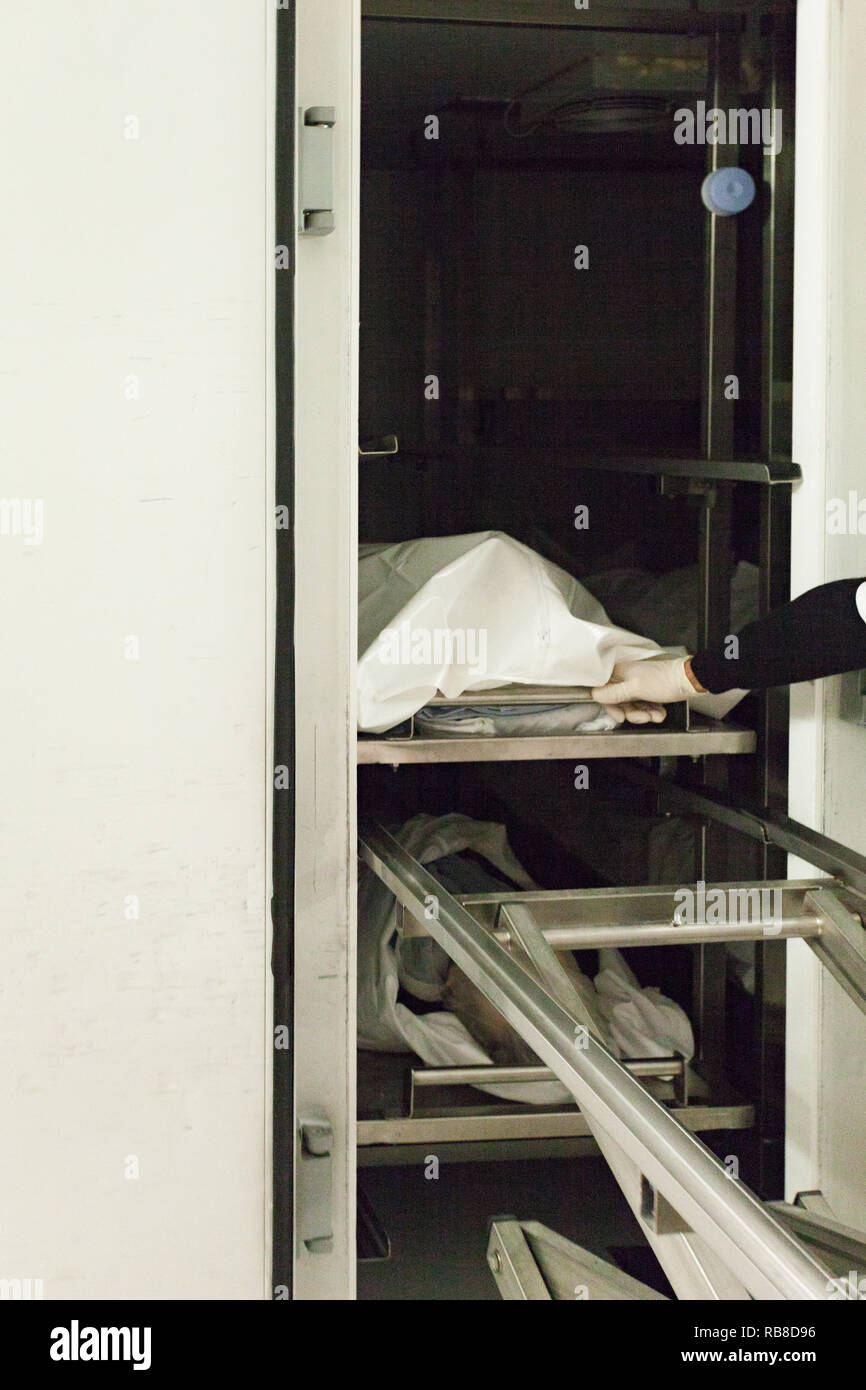 Body Corpse Stockfotos Und Bilder Kaufen Seite 2 Alamy
