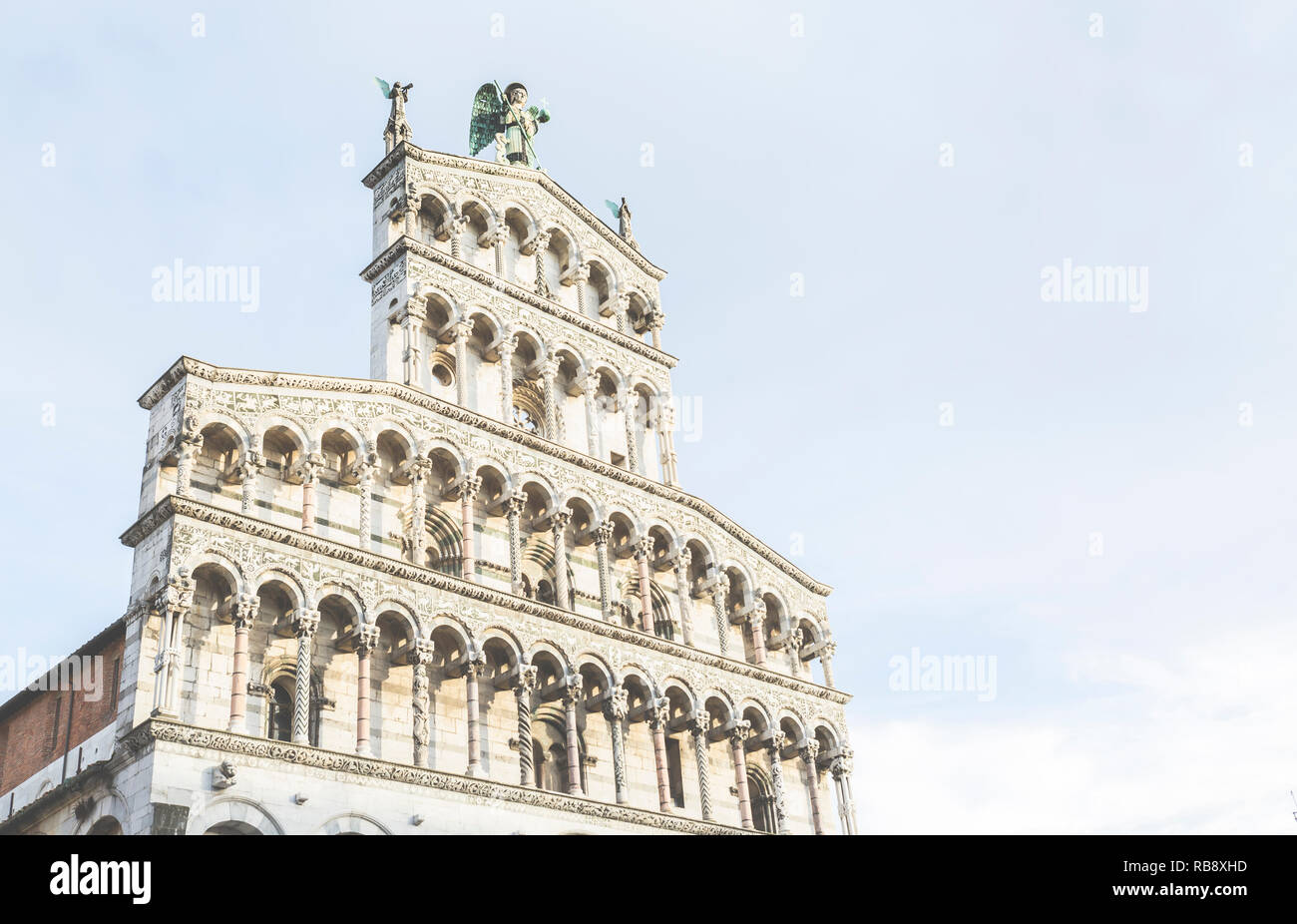 Detail der Kirche von San Michele in Foro in der Mitte der Stadt von Lucca Stockfoto