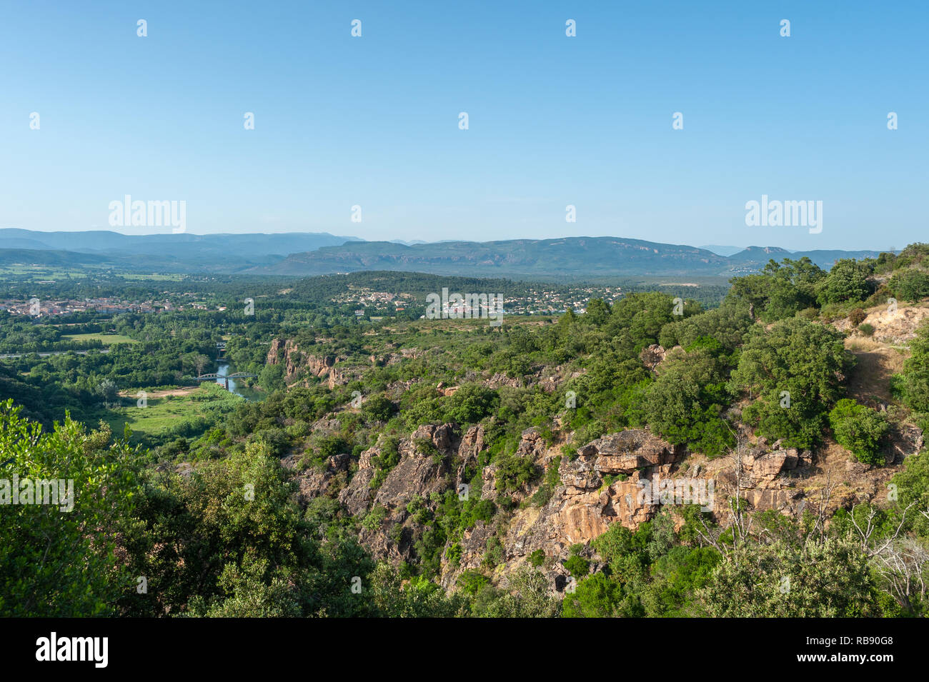 Landschaft mit Ausläufern des Massif des Maures, Le Muy, Var, Provence-Alpes-Cote d'Azur, Frankreich, Europa Stockfoto
