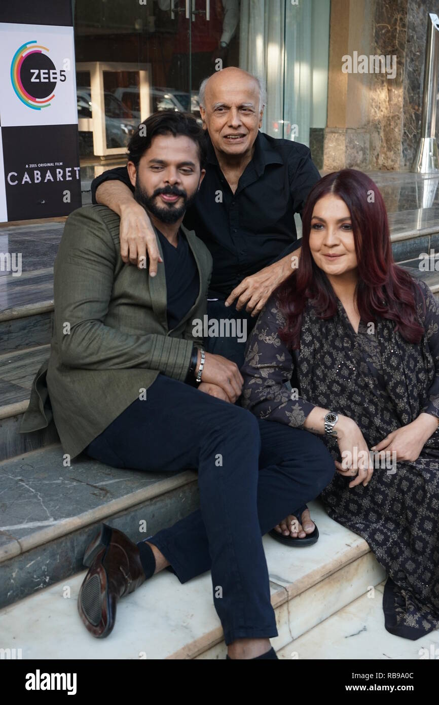 Mumbai, Indien. 7. Januar, 2019. Bollywood Schauspieler Puja Bhatt seine faher Mahesh Bhatt, Gulshan Devaiah, S. Sreesanth, Gulshan Grover Medien Interaktion für den Start des zweiten Films - Kabarett KABARETT am J W Marriott Hotel Juhu in Mumbai Indien am 7. Jan 2019. Credit: prodip Guha/Alamy leben Nachrichten Stockfoto