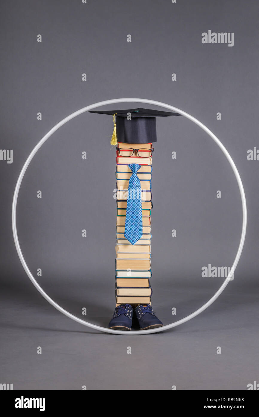 Moderne intelligente Vitruvianische Mensch erzogen. Wissenschaft Bücher Konzept Stockfoto