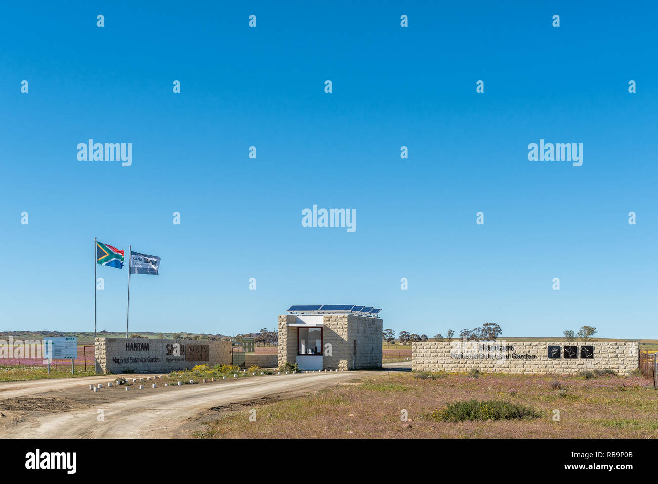 NIEUWOUDTSVILLE, SÜDAFRIKA, 29. AUGUST 2018: Eintritt in den Hantam botanischen Garten in der Nähe von nieuwoudtville in der Northern Cape Provinz Stockfoto