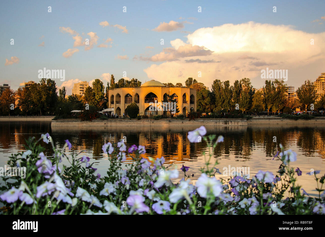 Qajar dynasty Fotos und Bildmaterial in hoher Auflösung Alamy