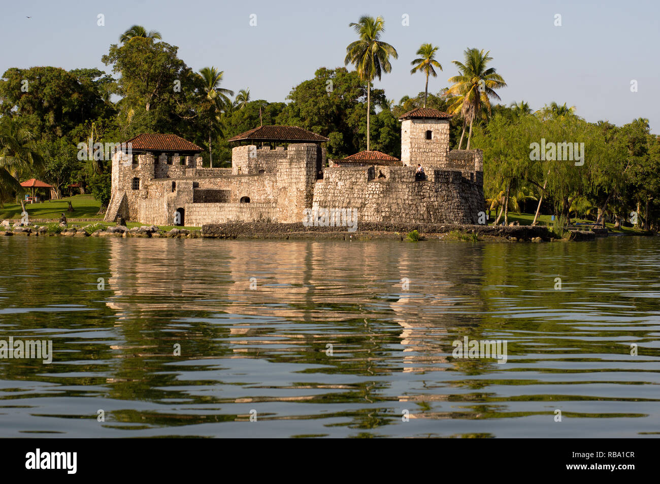 San Felipe de Lara ist eine spanische koloniale Fort am Eingang von Izabal See im östlichen Guatemala. Stockfoto