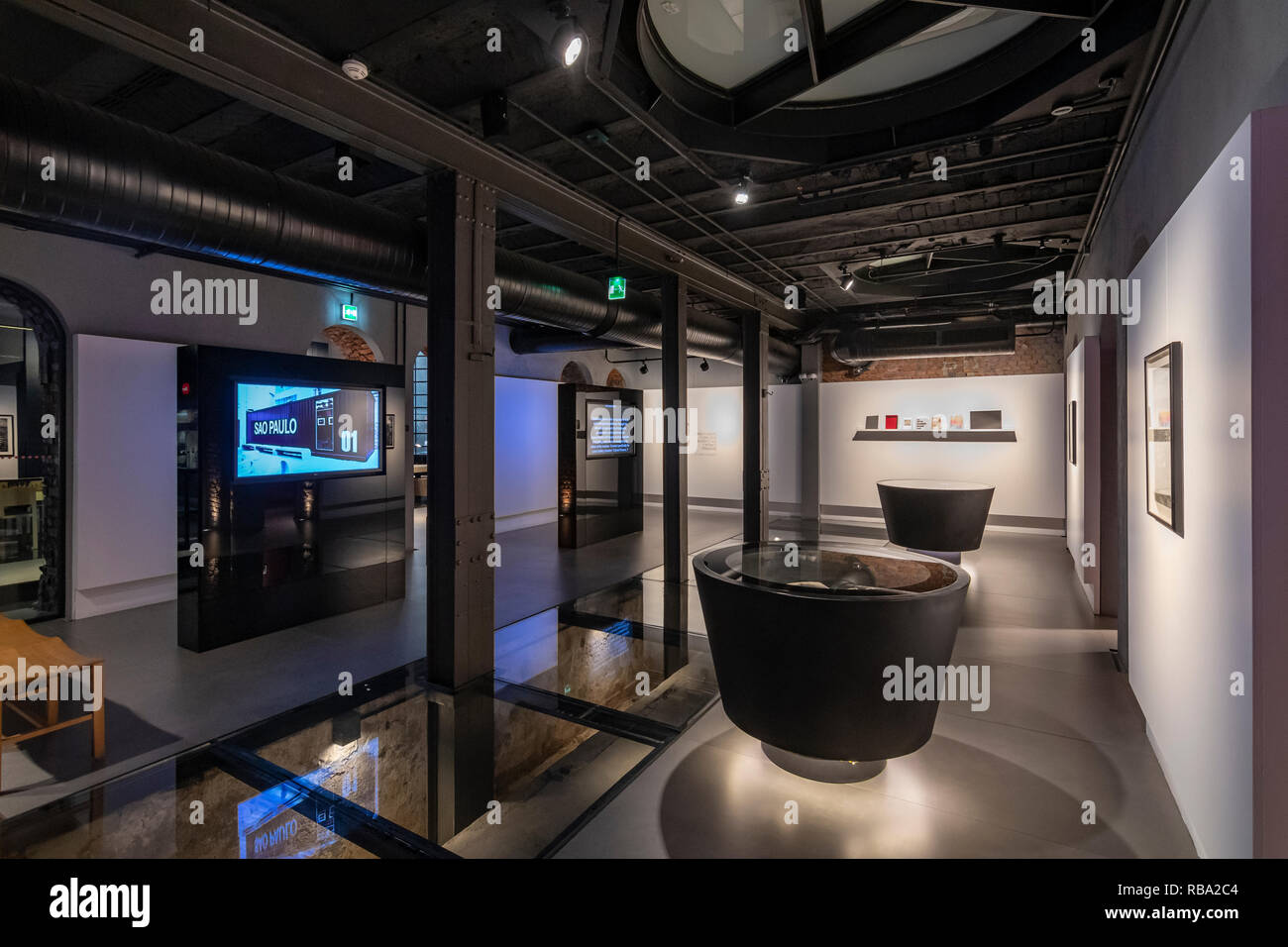 Innenraum der Leica Galerie Istanbul (innerhalb der historischen Brauerei in Bomonti), Türkei Stockfoto