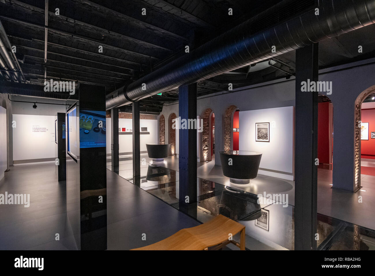 Innenraum der Leica Galerie Istanbul (innerhalb der historischen Brauerei in Bomonti), Türkei Stockfoto
