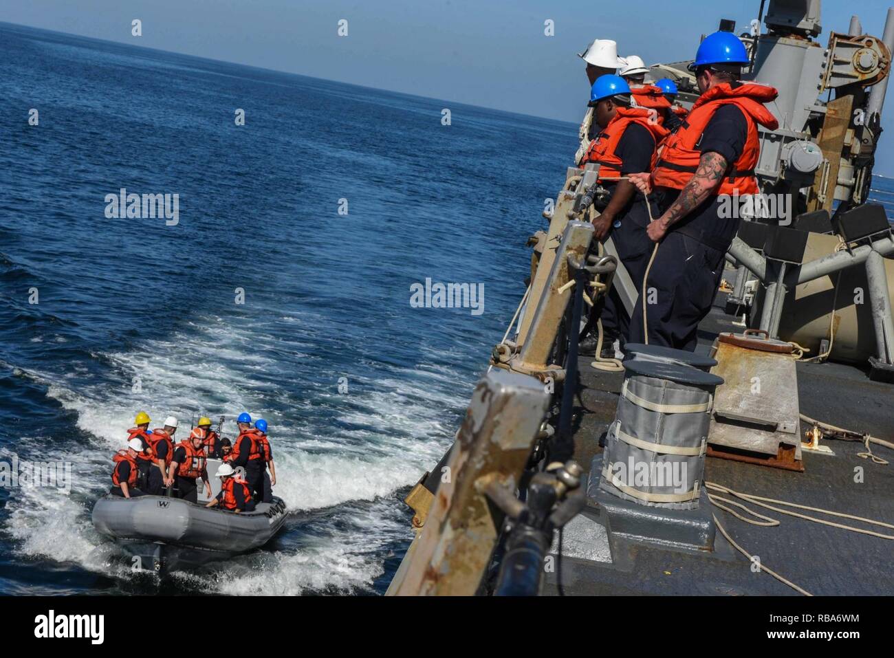 Arabische Meer (31. 27, 2016) der Bootsmann Gehilfen von der Arleigh