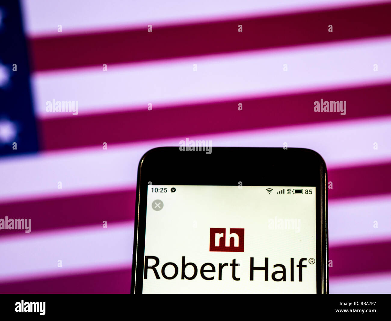 Robert Half International Management Consulting Company Logo auf dem Smartphone angezeigt Stockfoto