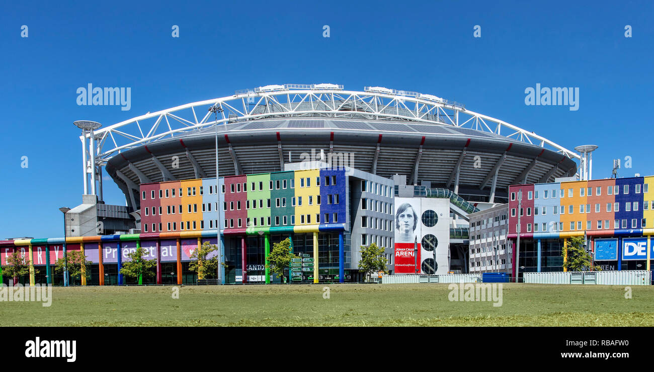 Die Niederlande, Amsterdam. Johan Cruijff ArenA Stadion, Heimat des Fußballclubs Ajax. Der Veranstaltungskalender enthält auch Konzerte und Tanz Festival Stockfoto