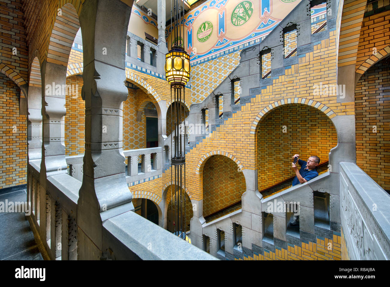 Die Niederlande, Amsterdam, Rezeption und Treppe in der ehemaligen Gewerkschaft (Diamant) Gebäude namens De Burght, vom Architekten Hendrik konzipiert. Stockfoto