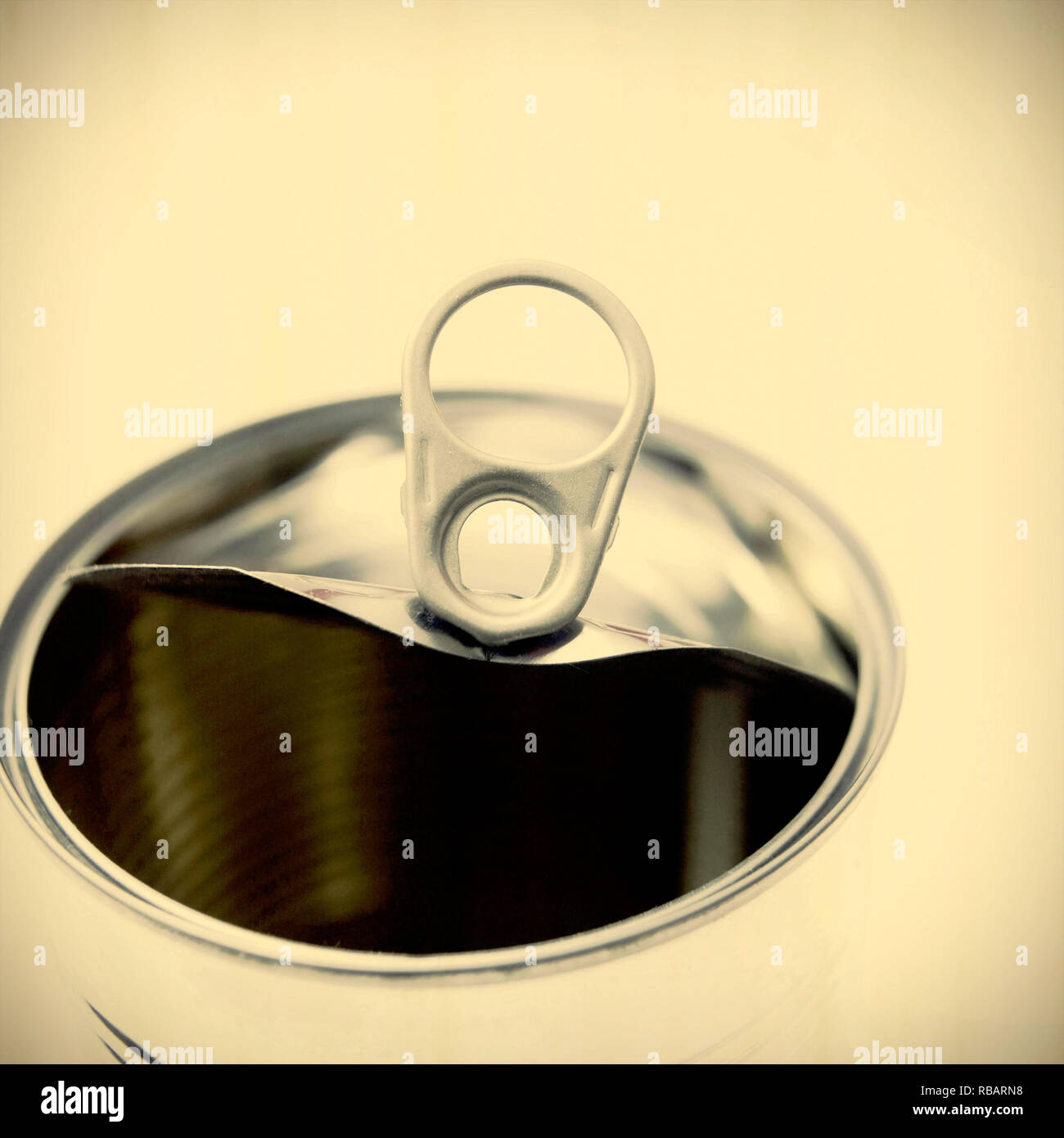 Metall öffnen können Stockfoto