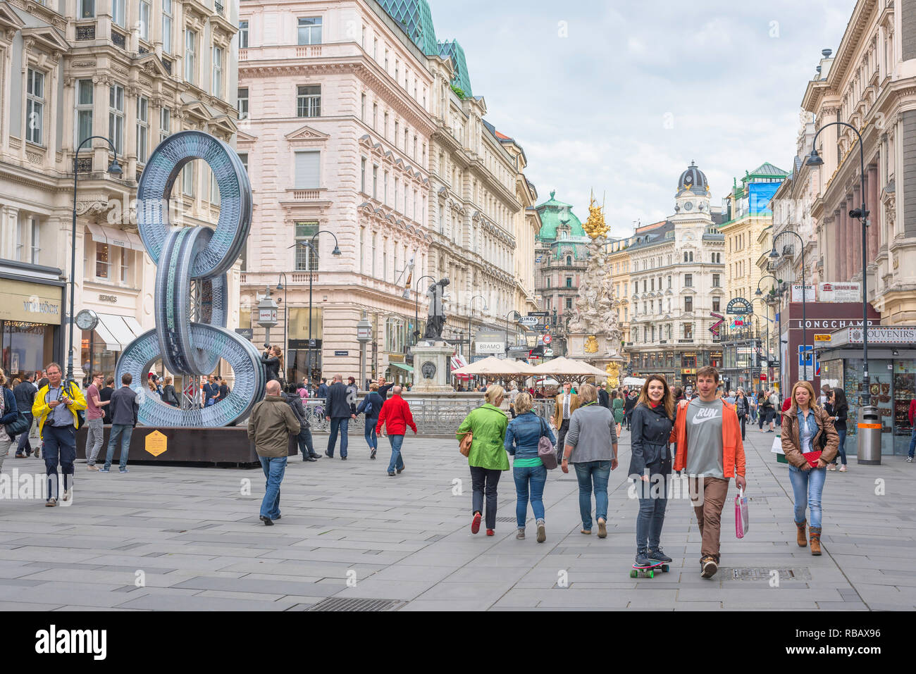 Graben Wien, Blick auf den Graben, eine große und historische Durchgangsstraße, die den Stephanplatz mit dem gehobenen Kohlmarkt im Zentrum von Wien verbindet Stockfoto