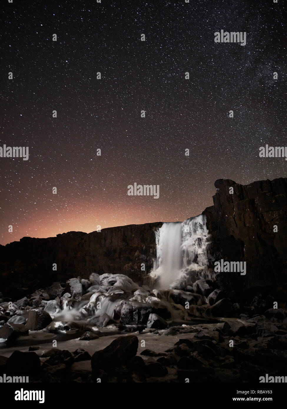 Oxararfoss und Sternenhimmel, den Nationalpark Thingvellir, Island Stockfoto