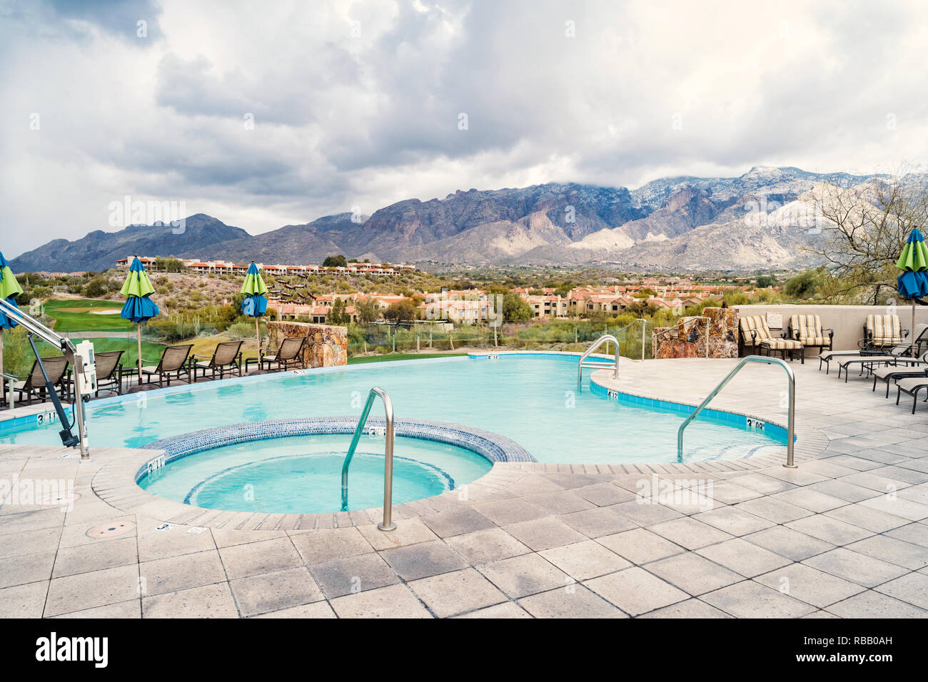 Schwimmbad im Hacienda Del Sol Guest Ranch Resort in Catalina Foothills, Tucson, Arizona. Stockfoto