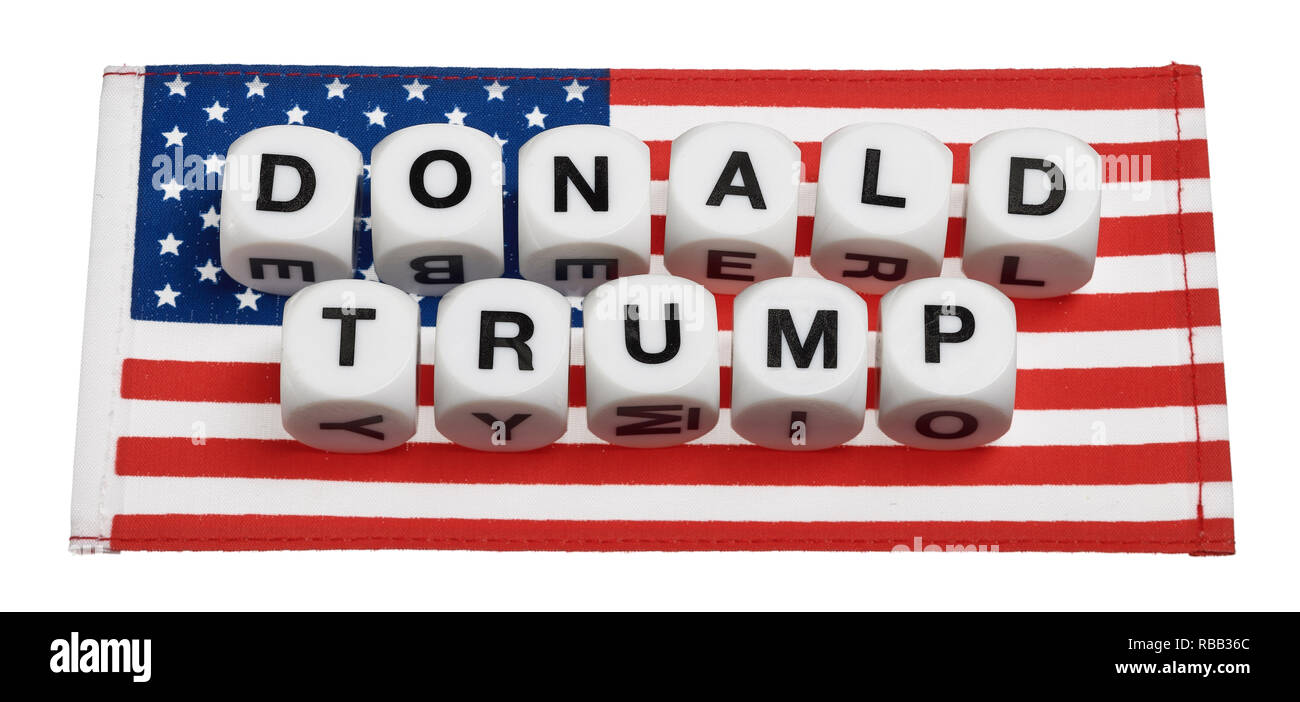 Die worte Donald Trump heraus auf eine amerikanische Flagge geschrieben Stockfoto