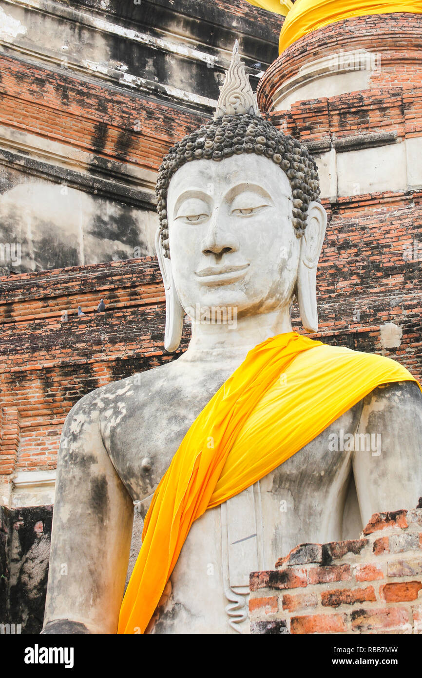 Buddha Statue im Wat Yai Chaimongkol Tempel, Ayutthaya, Thailand. Stockfoto