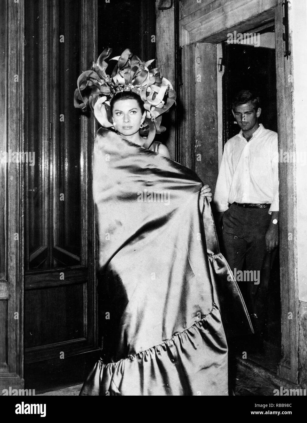 Esfandiary soraya Fotos und Bildmaterial in hoher Auflösung Alamy