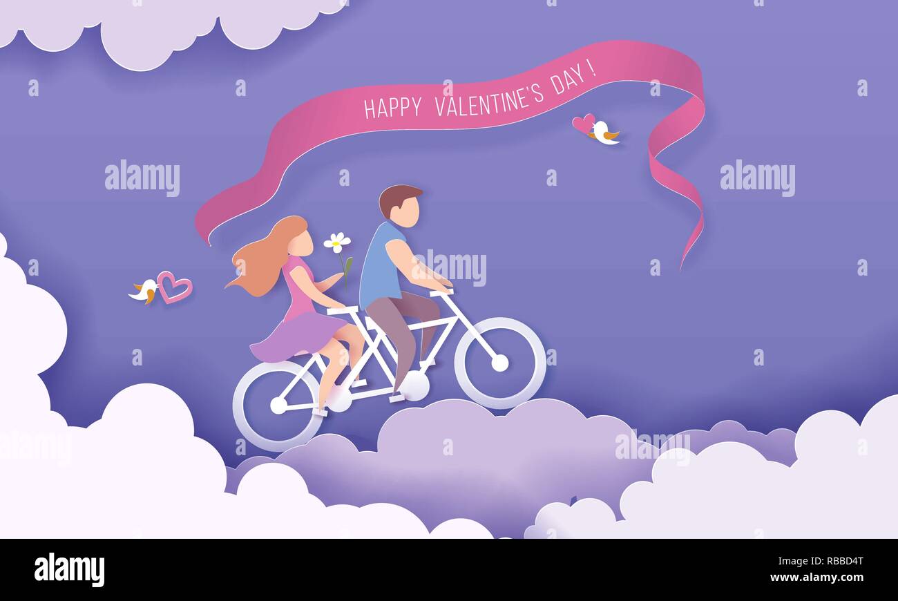 Valentines Tag Karte mit paar Reiten Fahrrad über Wolken auf lila Himmel Hintergrund. Vektor Papier art Illustration. Papier geschnitten und Handwerk Stil. Stock Vektor