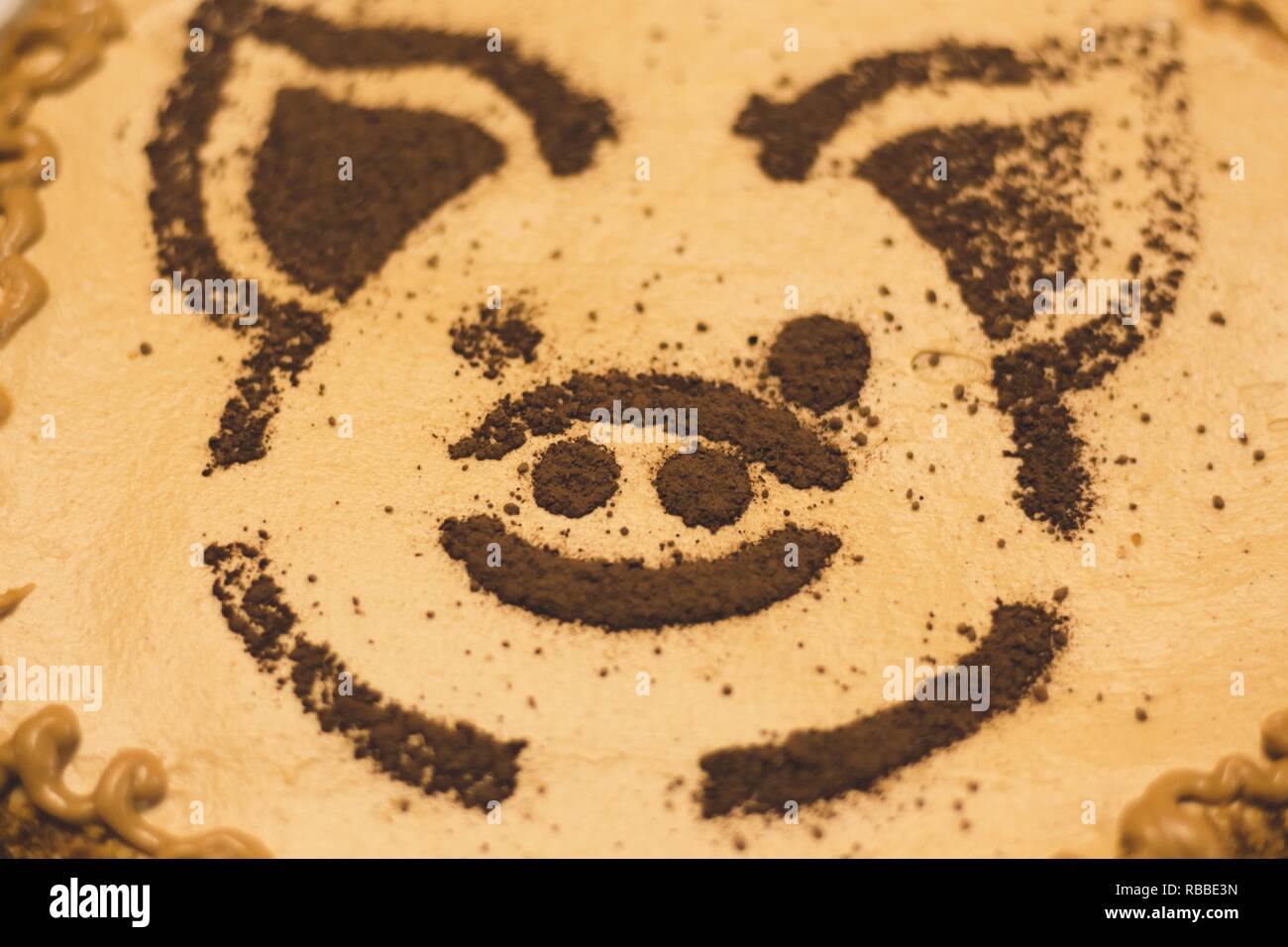 Das Muster Auf Den Kuchen In Der Form Eines Schweins Schnauze Das Muster Ist Von Schokolade Chips Stockfotografie Alamy