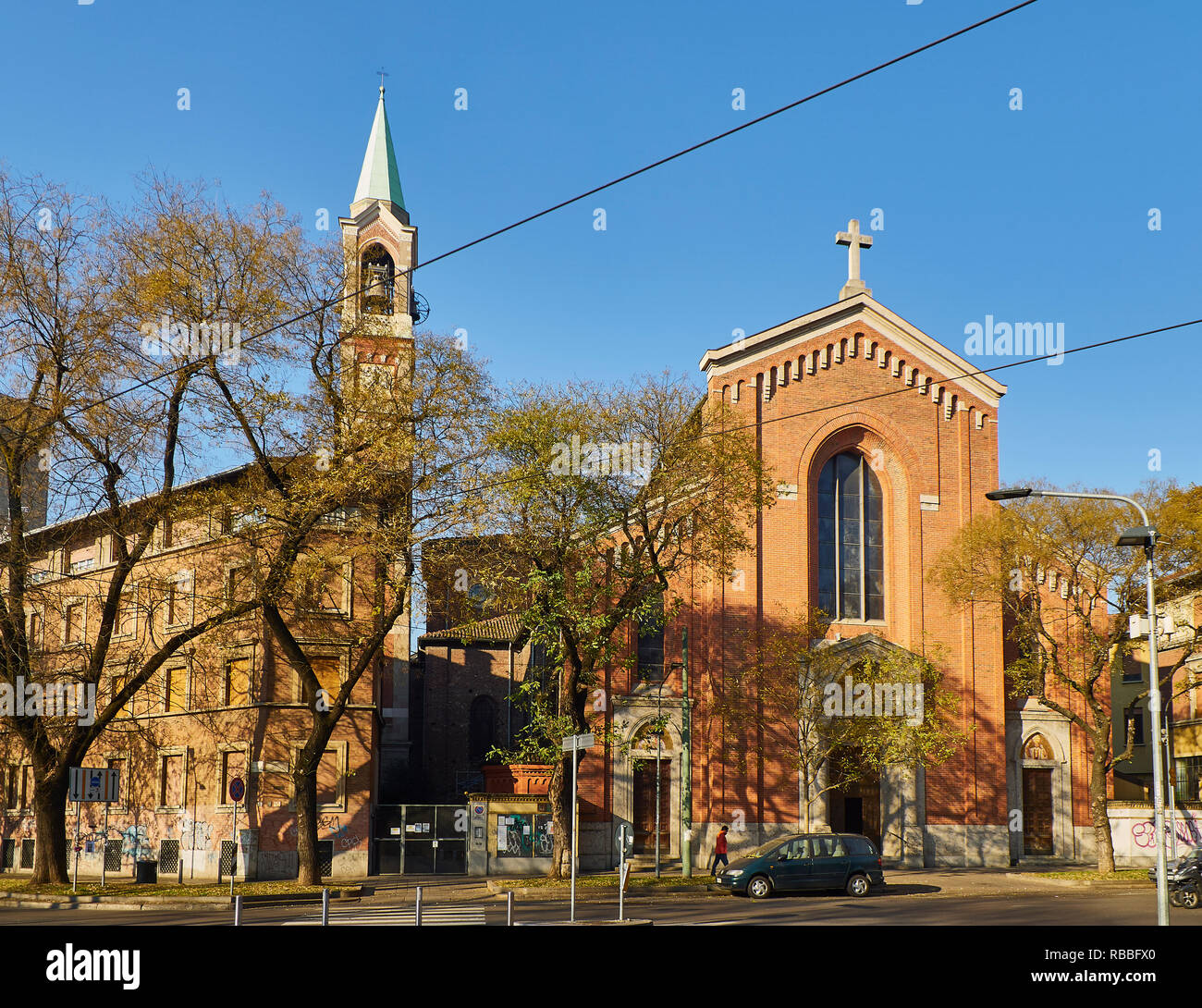 Hauptfassade der Chiesa di Santa Maria del Rosario Kirche. Blick von der Piazza Del Rosario entfernt. Mailand, Lombardei, Italien. Stockfoto