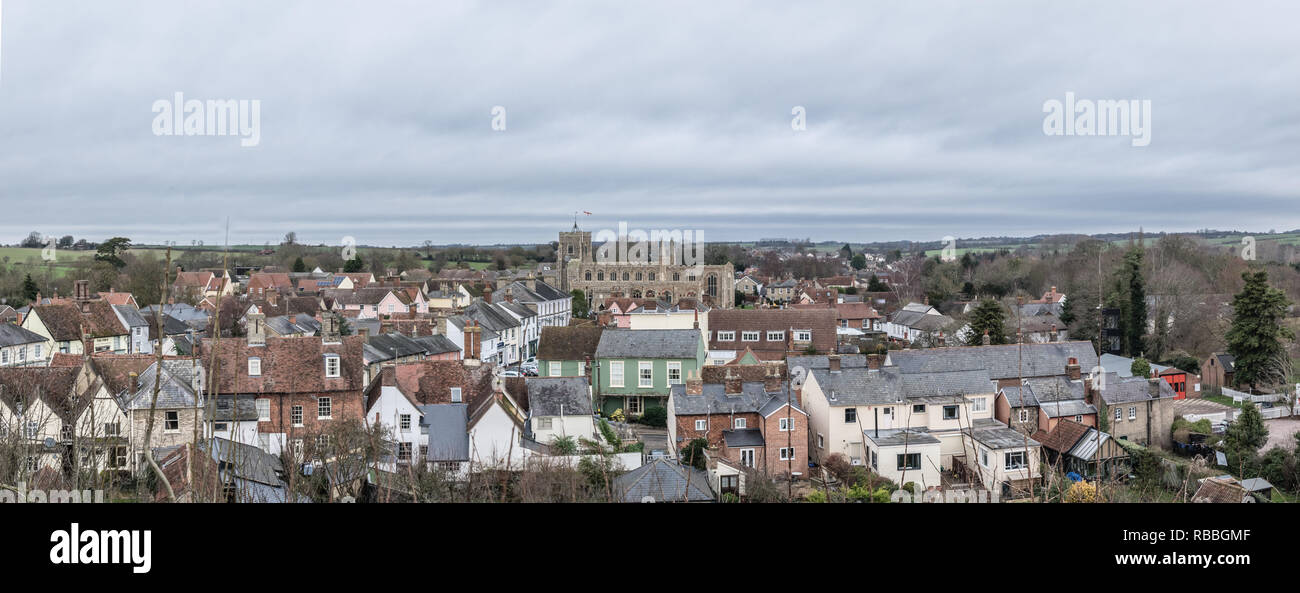 Clare, Suffolk. Ein Panorama von diesem Markt Stadt am nördlichen Ufer des Flusses Stour in Suffolk, England. Eine historische 'thread'. Stockfoto