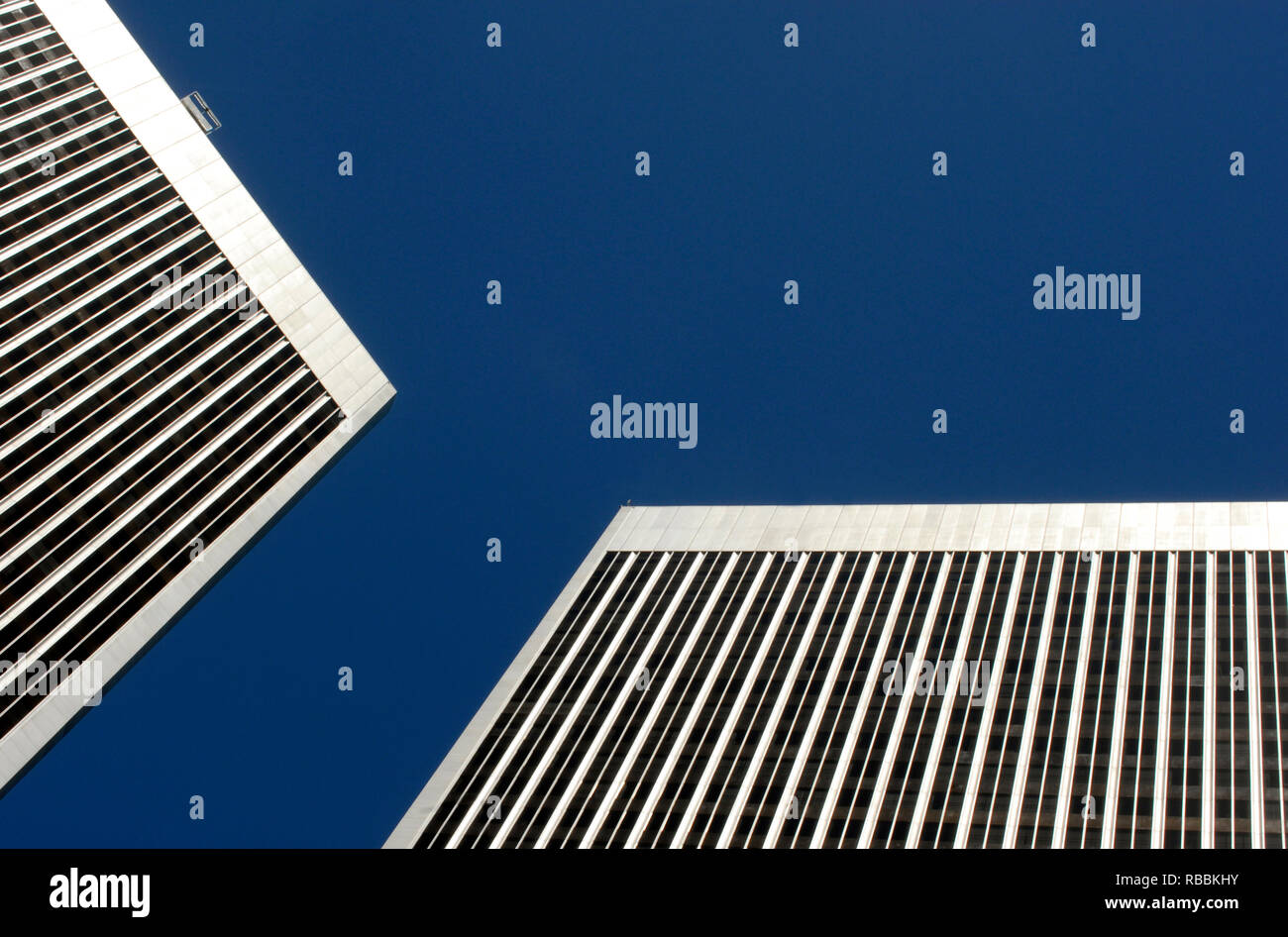 Das Wahrzeichen Century Plaza Towers (1975) in der Umgebung von Century City Los Angeles, Kalifornien, wurden von dem Architekten Minoru Yamasaki konzipiert. Stockfoto