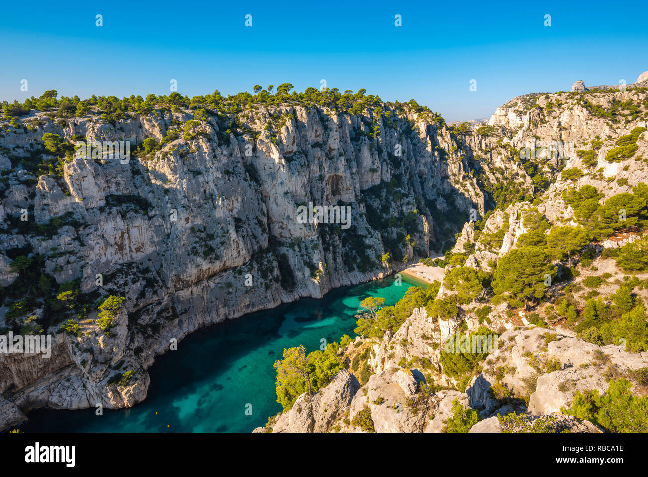 Frankreich, Provence-Alpes-Cote d'Azur, Côte d'Azur, Bouches-du-Rhone, Cassis. Calanque d'En-Vau in Calanques National Park. Stockfoto