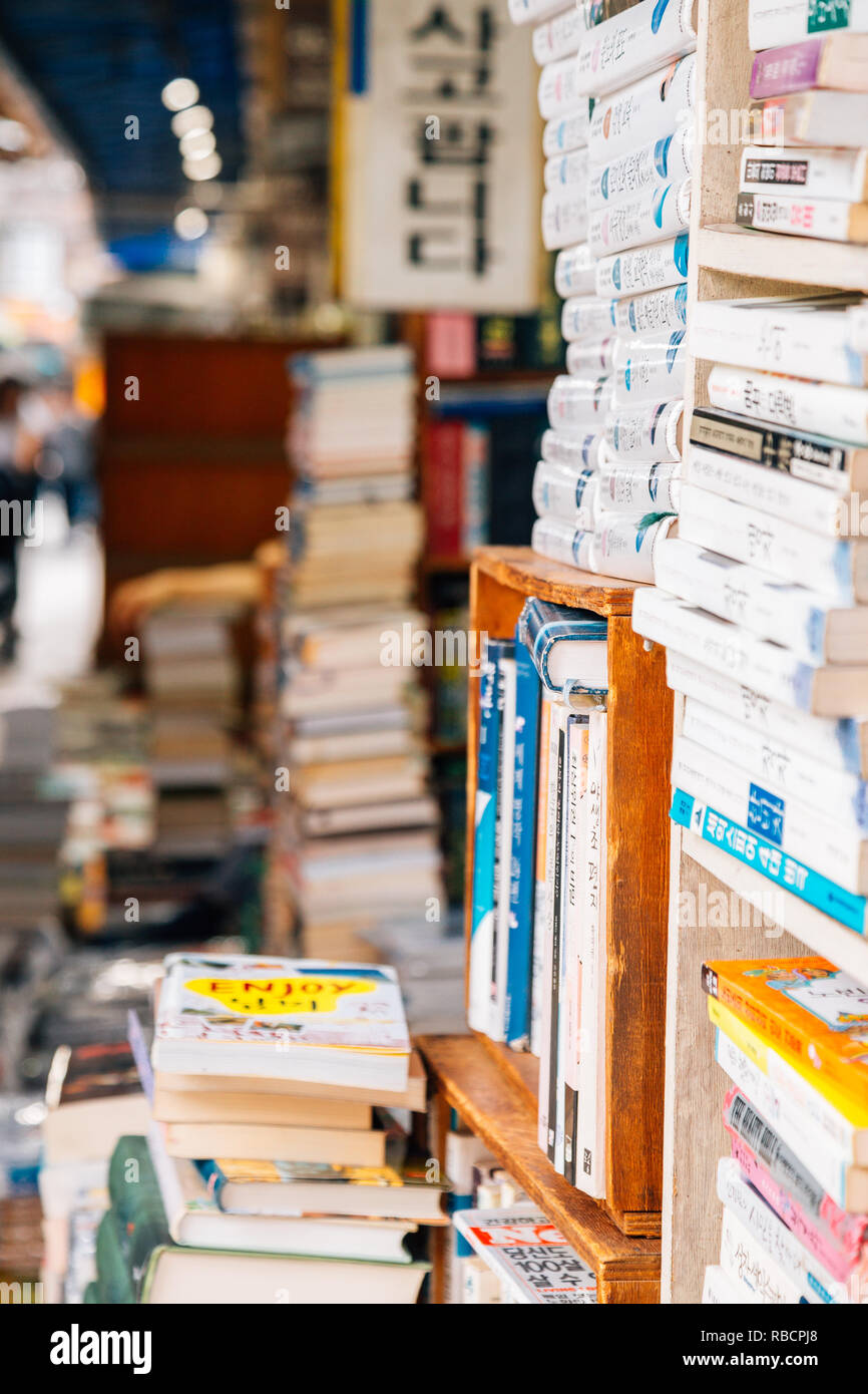 Busan, Korea - 23. September 2018: Bosudong old book Store street Stockfoto