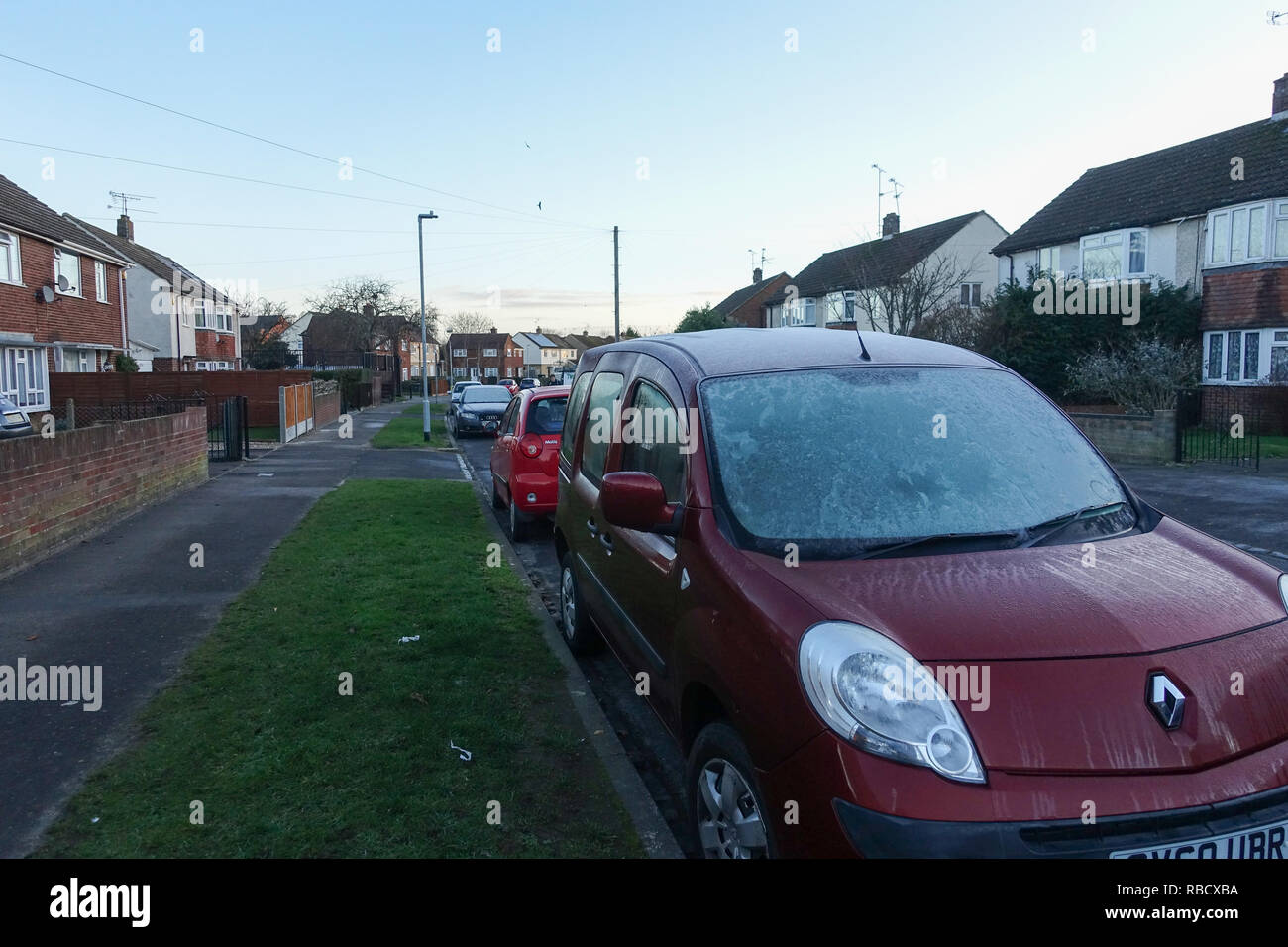 Reading, Großbritannien. 9. Jan 2018. UK Wetter: ein kalter Morgen mit einem Frost auf Windschutzscheiben in Reading, Großbritannien. Matthäus Ashmore/Alamy leben Nachrichten Stockfoto