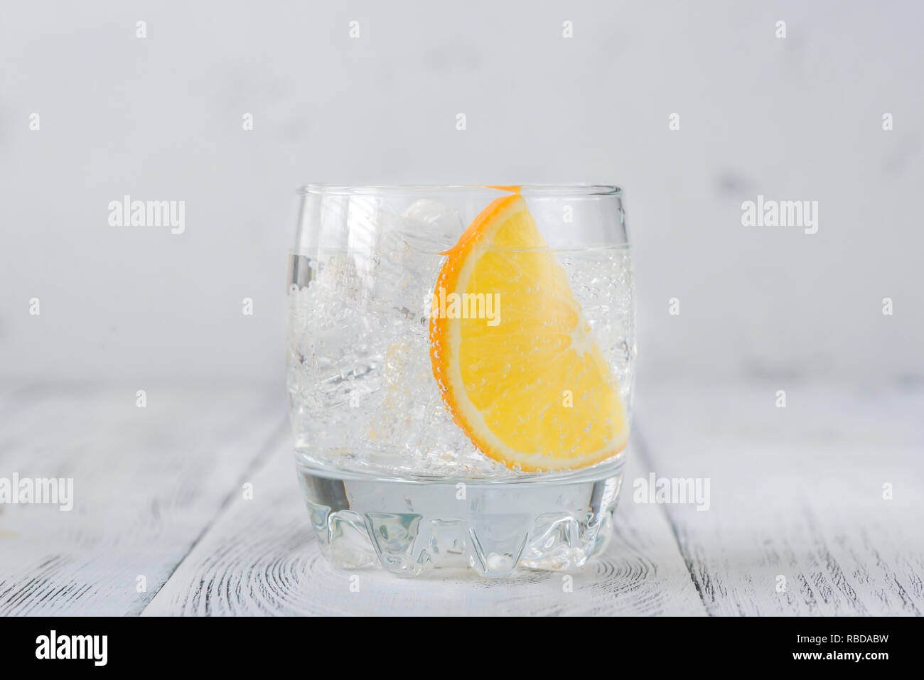 Glas Gin und Tonic Stockfoto