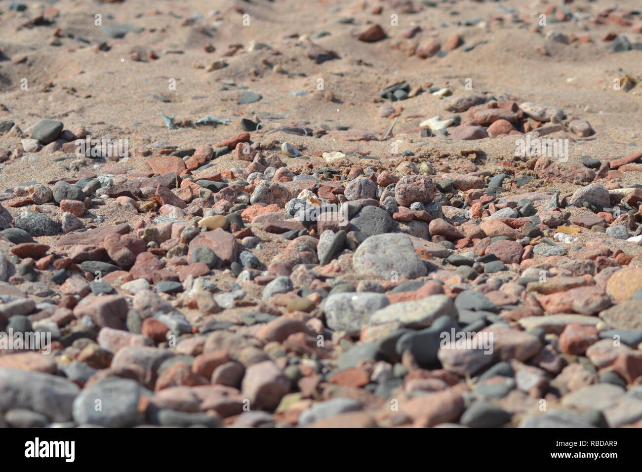 Eine wunderbare Ansicht kleine Steine am Ufer in Dahab, Rotes Meer, Ägypten, Naher Osten Stockfoto