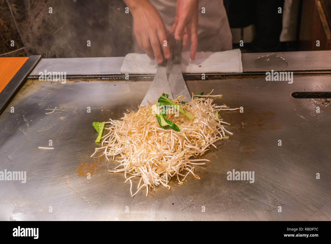 Lecker gebratene Bohne rühren sprießen mit Gemüse Stockfoto