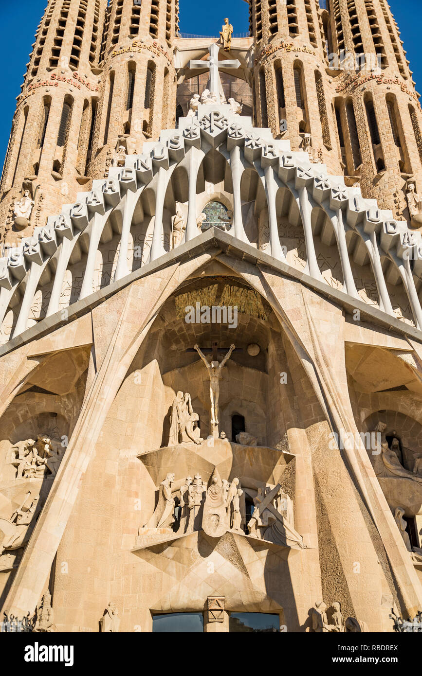 Die Fassade der Sagrada Familia, dem Wahrzeichen in Barcelona Stockfoto