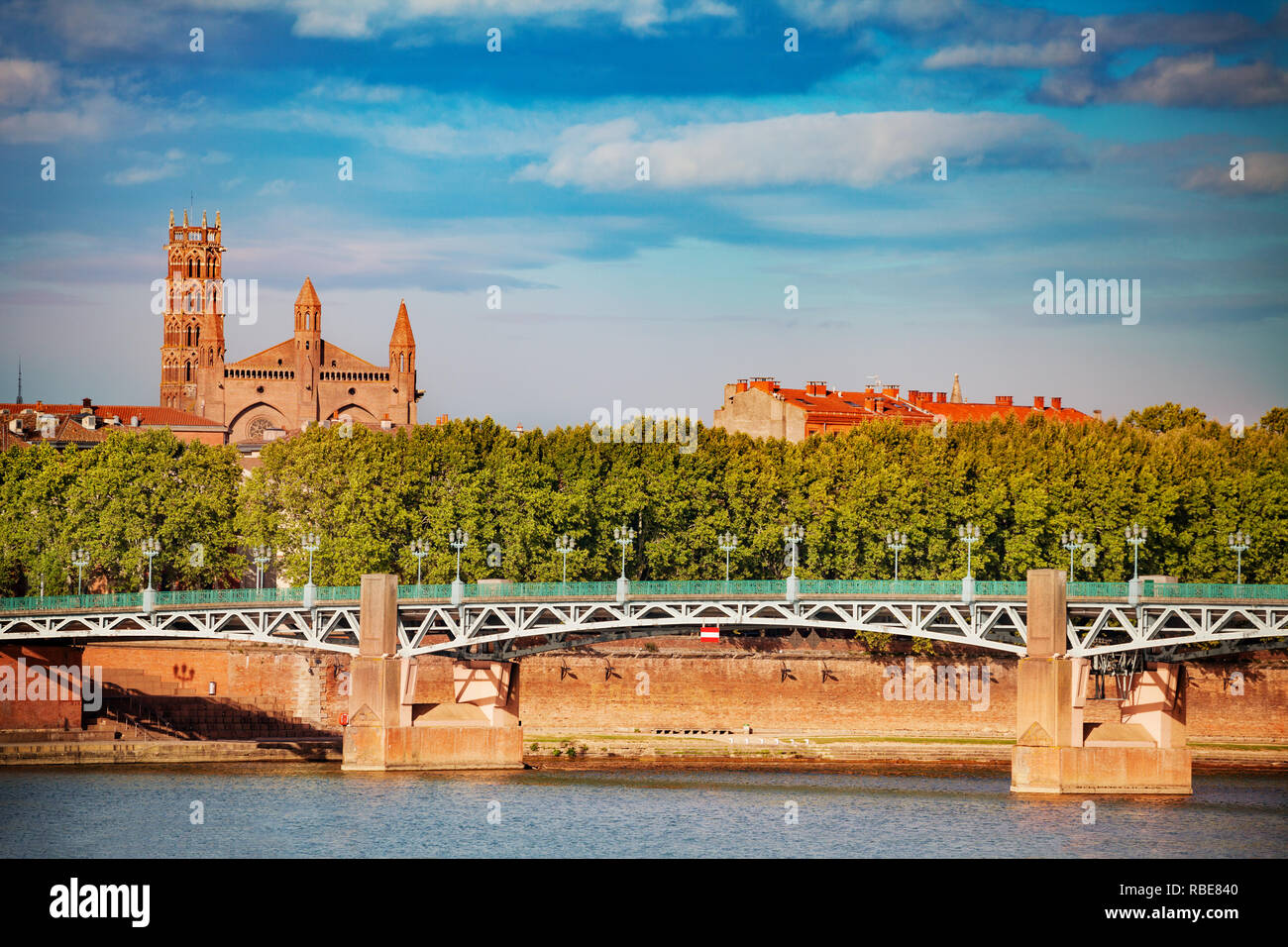 Fluss Garonne Damm im Sommer, Toulouse Stockfoto