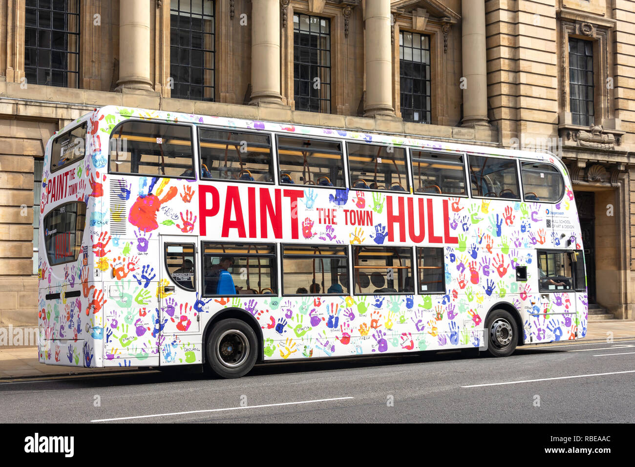 Stagecoach" Farbe der Stadt Hull"-Bus, Alfred Gelder Street, Kingston upon Hull, East Riding von Yorkshire, England, Vereinigtes Königreich Stockfoto