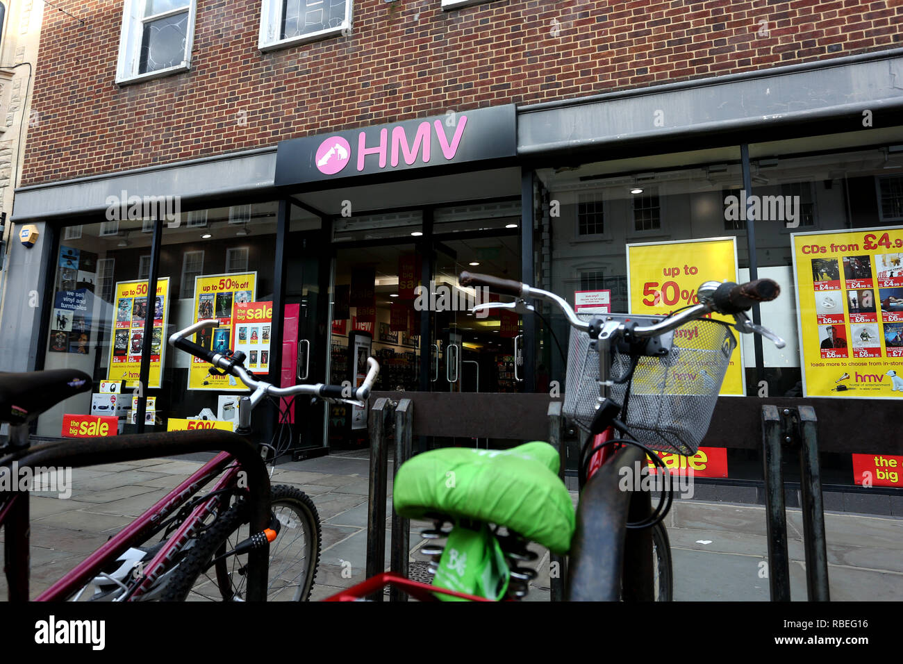 Allgemeine Ansichten des HMV Musik und Filme speichern in Chichester, West Sussex, UK. Stockfoto