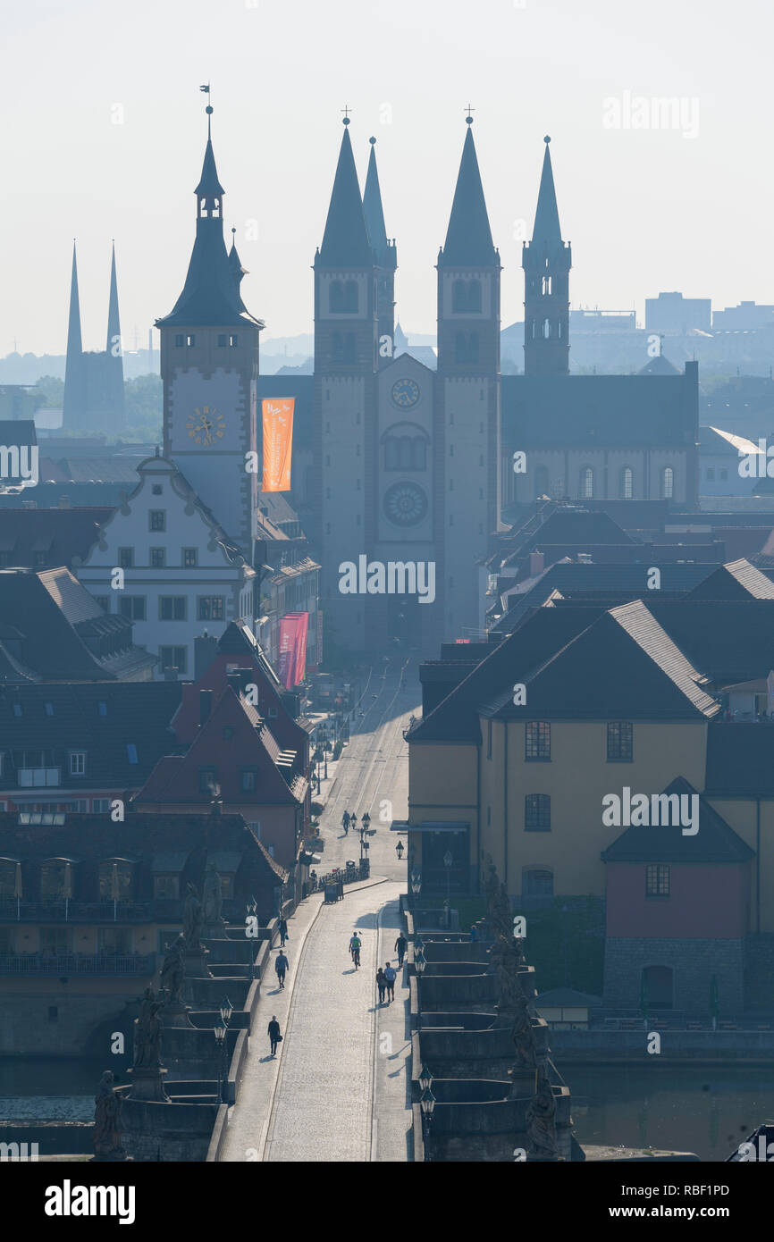 Marienberg schloss Blick auf Altstadt und Kirchen in Würzburg, Franken, Bayern, Deutschland Stockfoto