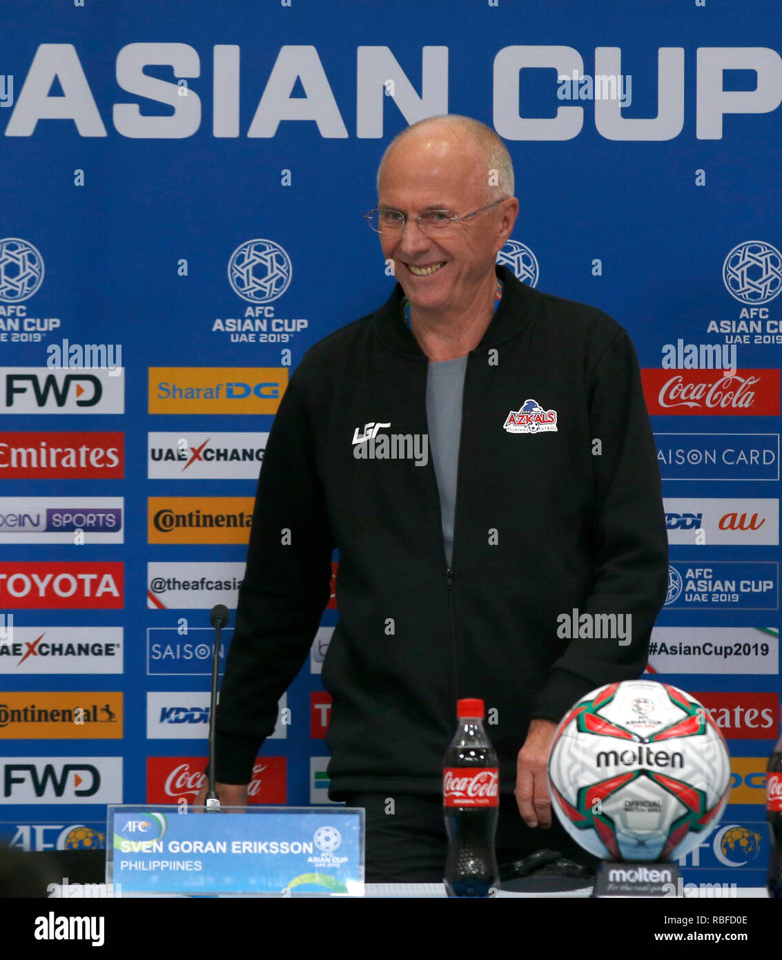 Abu Dhabi, V.A.E. 10 Jan, 2019. Die Philippinen' Head Coach Sven Goran Eriksson kommt an der Pressekonferenz vor der AFC Asian Cup VAE 2019 Match zwischen China und den Philippinen in Abu Dhabi, U. A. E, Jan. 10, 2019. Credit: Ding Xu/Xinhua/Alamy leben Nachrichten Stockfoto