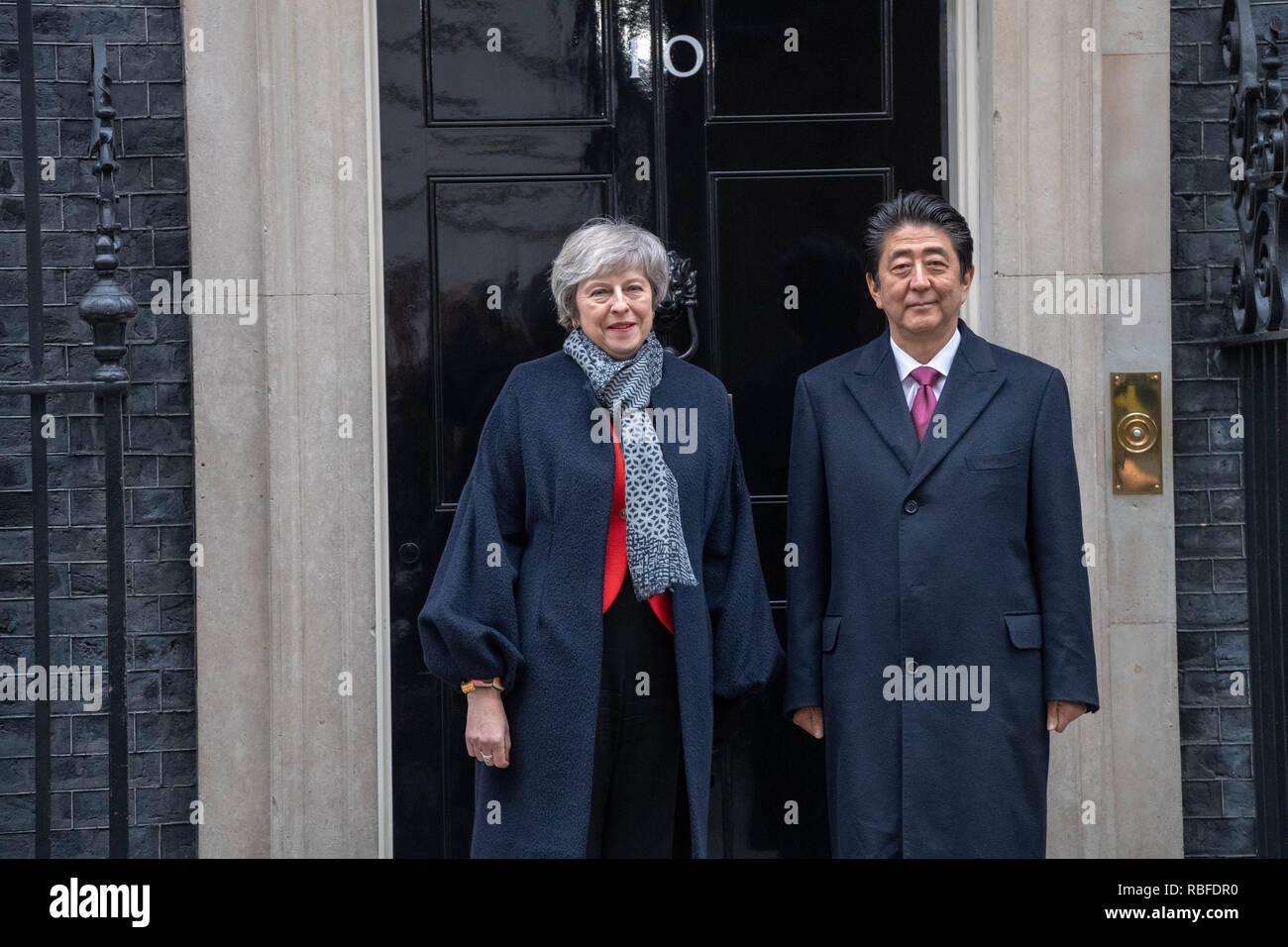 London, Großbritannien. 10. Januar 2019, Shirizo Abe Premierminister von Japan, besuche Theresa May MP PC, Premierminister in Downing Street 10, London, UK. Credit: Ian Davidson/Alamy leben Nachrichten Stockfoto