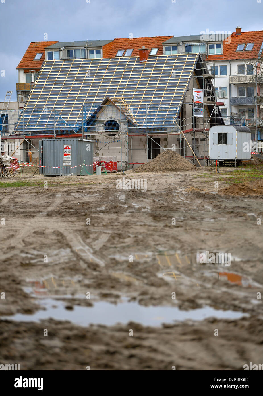 10 Januar 2019, Brandenburg, Frankfurt (Oder): Die Schale von einem Haus. Foto: Patrick Pleul/dpa-Zentralbild/ZB Stockfoto