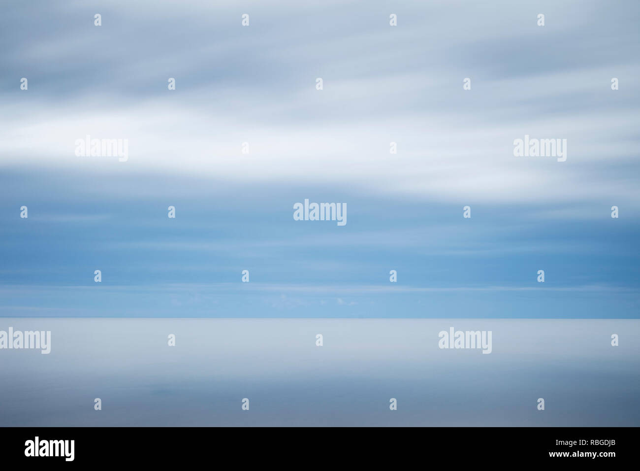 JACQUES CARTIER PROVINCIAL PARK, PRINCE EDWARD ISLAND, Kanada - 6. Juli 2018: Gewitterwolken über den Golf von St. Lawrence. (Ryan Carter) Stockfoto
