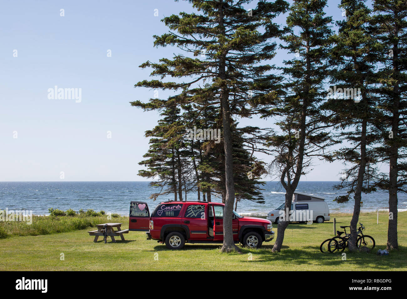 Der rote Punkt, PRINCE EDWARD ISLAND, KANADA - Juli 10, 2018: ein Fahrzeug Werbung eine frisch verheiratete Ehepaar bei Red Point Provincial Park. (Ryan Carter) Stockfoto
