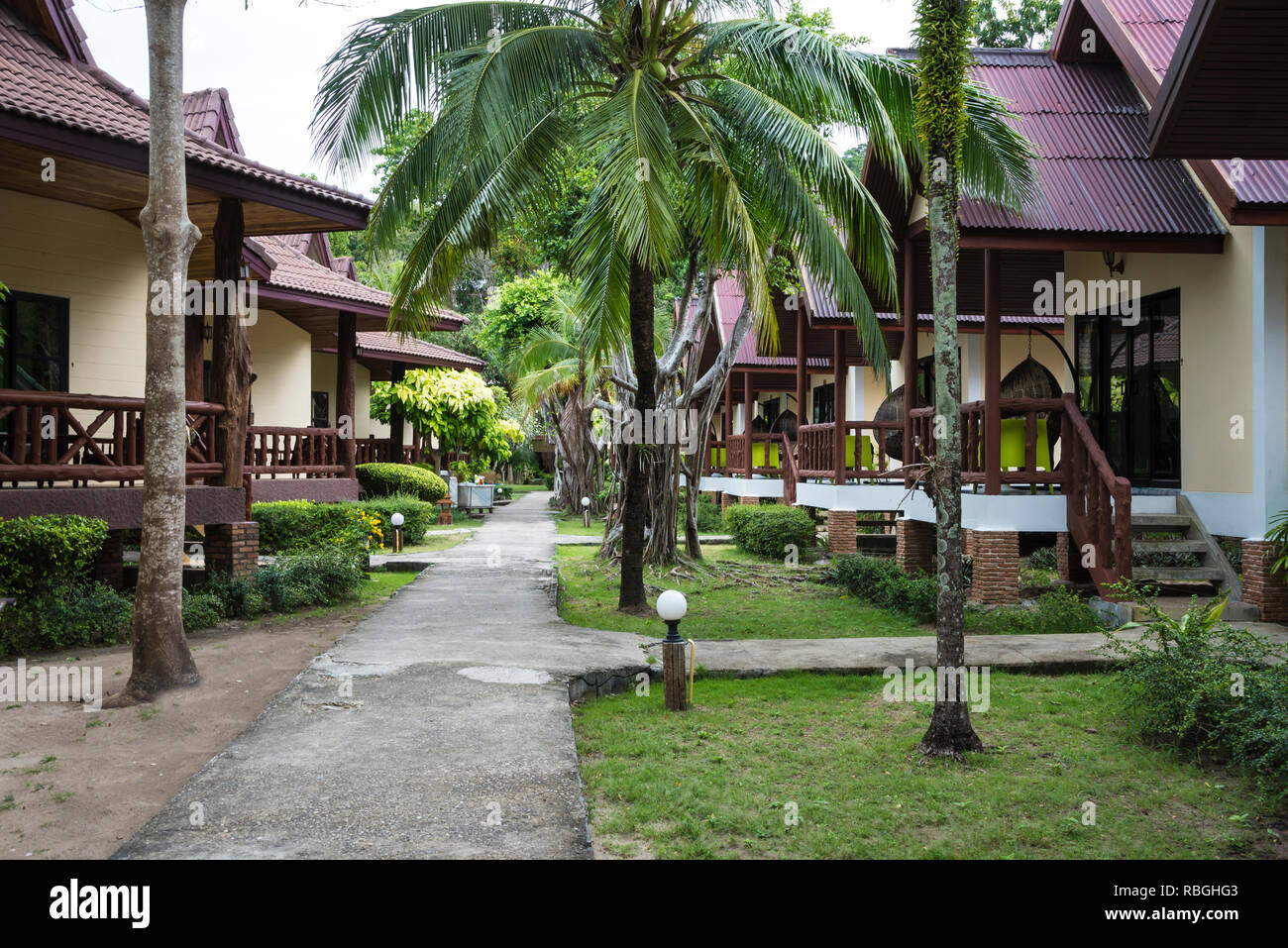 Hotel Häuser auf Koh Phi Phi Don Island, Thailand. Tag 18. Dezember 2018 Stockfoto
