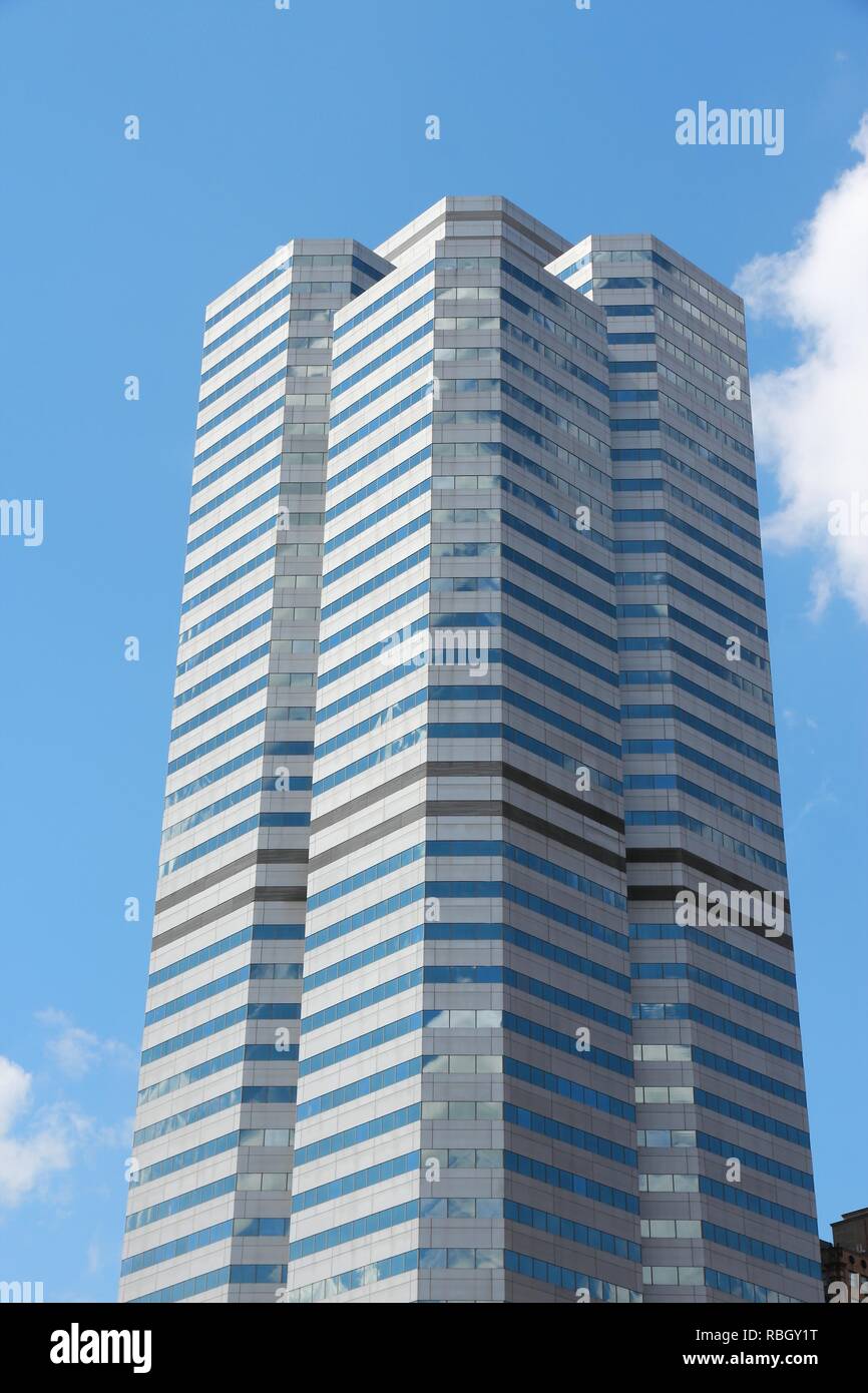 PITTSBURGH, USA - 29. JUNI 2013: Ein Oxford Centre View in Pittsburgh. Der Wolkenkratzer ist das 5. höchste Gebäude in Pittsburgh bei 615 ft (187 m). Stockfoto