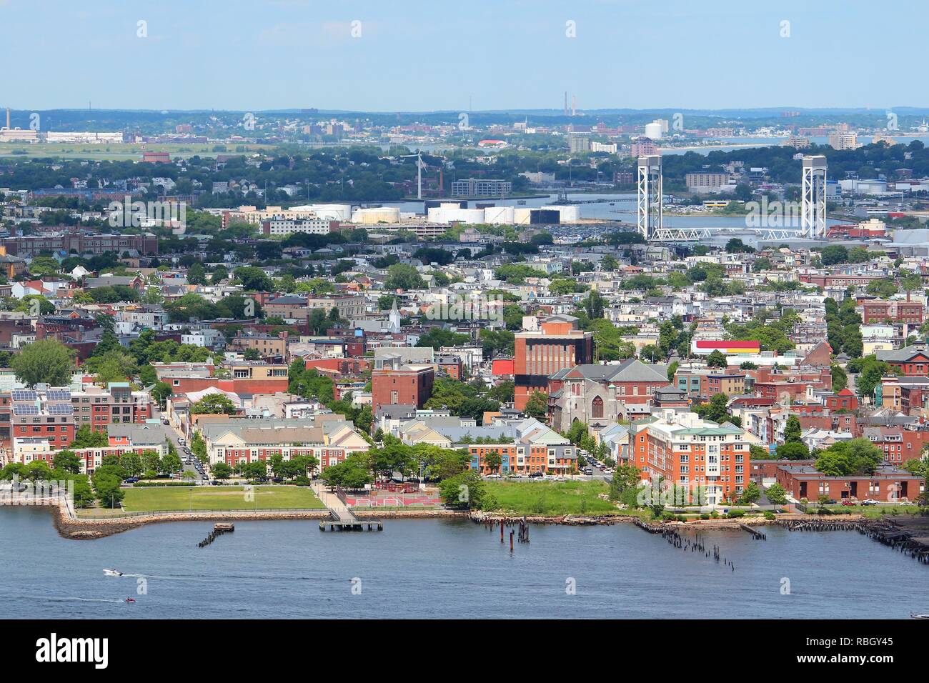 Boston, Massachusetts in den Vereinigten Staaten. Stadt Luftaufnahme mit East Boston und Eagle Hill. Stockfoto