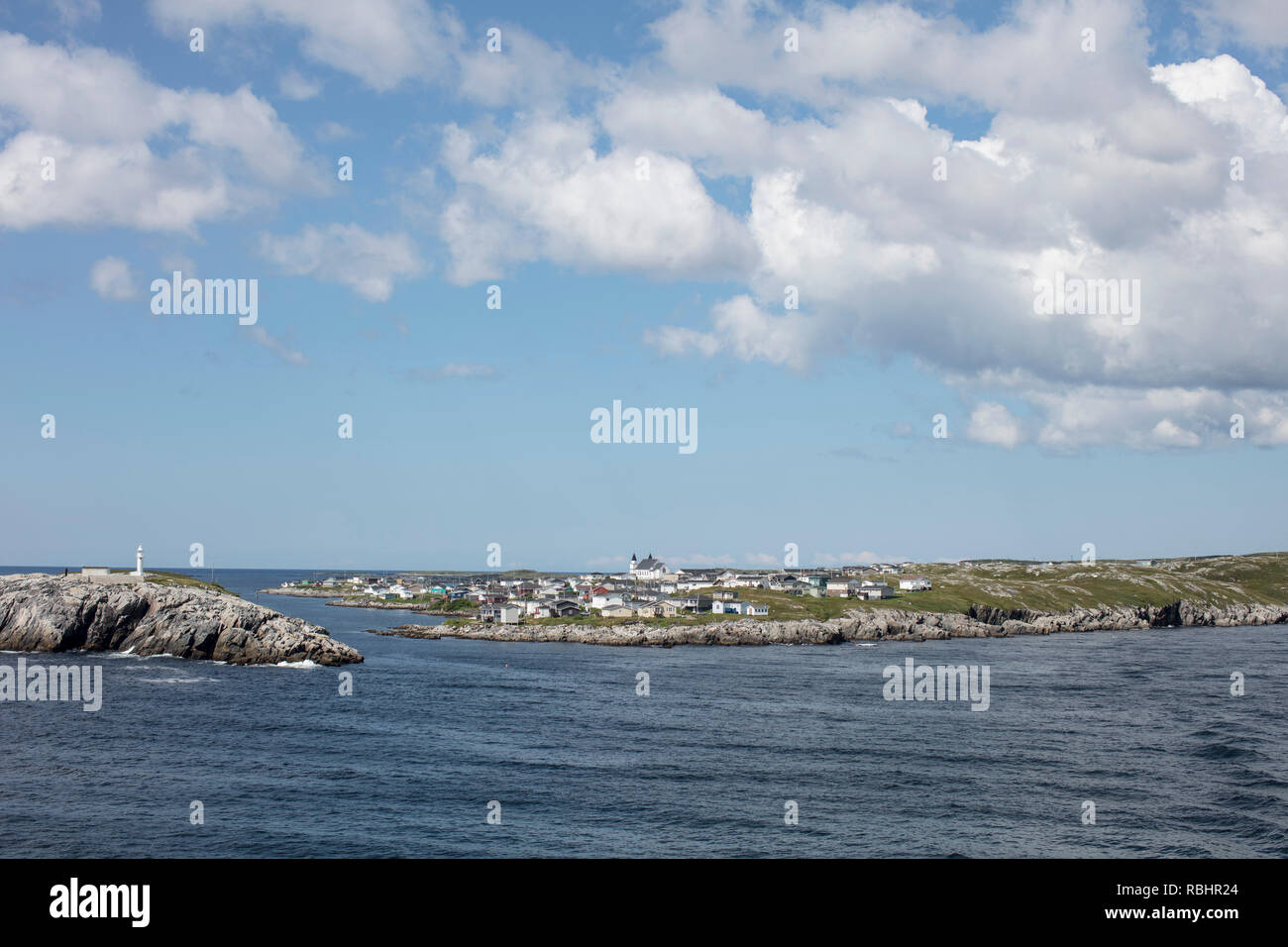 Leamington, Neufundland, Kanada - 19 August, 2018: Die Stadt Leamington von einer Abfahrt der Fähre reisen nach Nova Scotia gesehen. Stockfoto