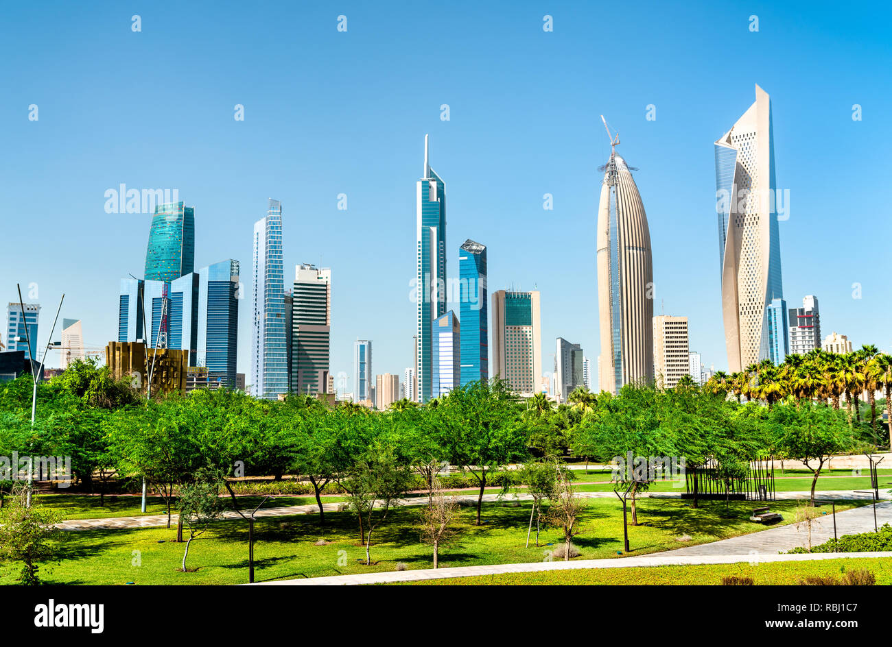 Skyline von Kuwait City im Al Shaheed Park Stockfoto